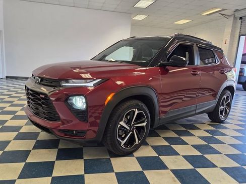 Used 2023 Chevrolet TrailBlazer RS w/ Sun and Liftgate Package image 3