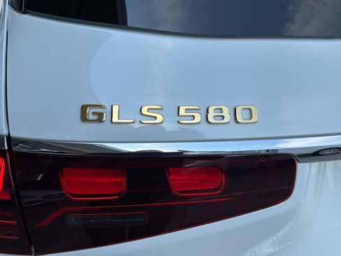 Used 2026 Mercedes-Benz GLS 580 4MATIC image 50
