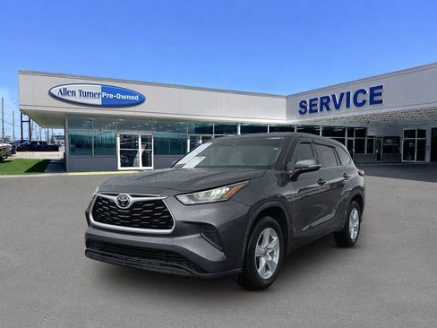 Used 2020 Toyota Highlander L FWD image 4