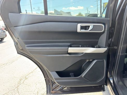 Certified 2022 Ford Explorer XLT w/ Equipment Group 202A AWD/4WD image 24