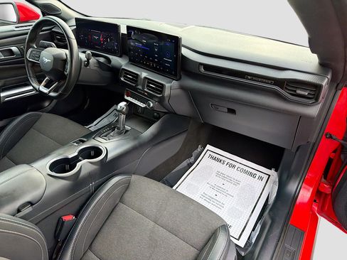 Used 2024 Ford Mustang Convertible RWD image 12
