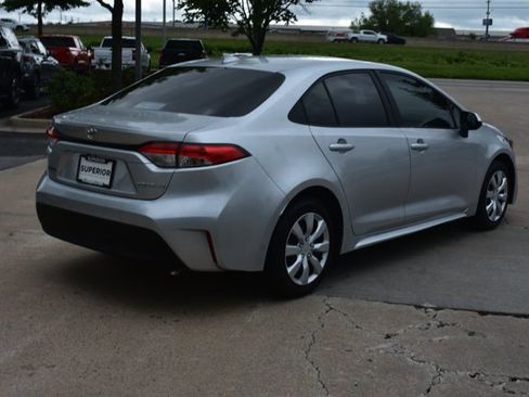 Used 2024 Toyota Corolla LE FWD image 5