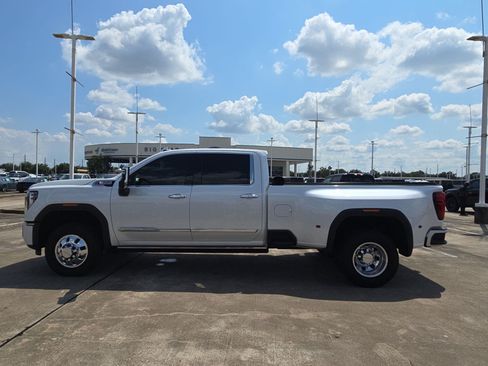 Used 2025 GMC Sierra 3500 Denali AWD/4WD image 7