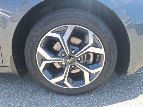 Used 2021 Kia Forte LXS FWD image 20