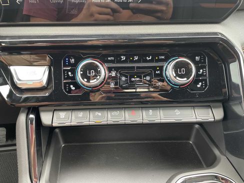 New 2026 GMC Sierra 2500 AT4 AWD/4WD image 19