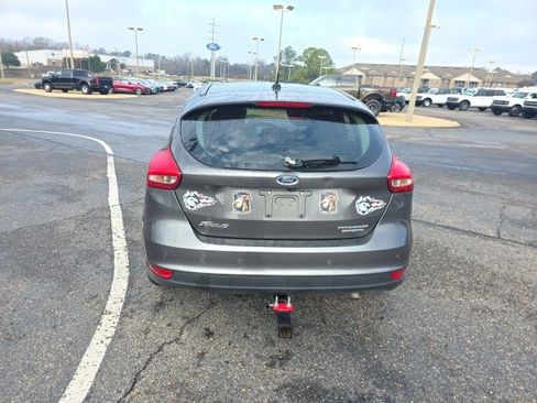 Used 2016 Ford Focus Titanium w/ Titanium Technology Package image 4