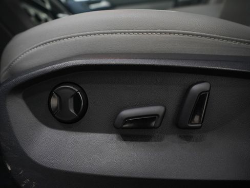 Used 2022 Volkswagen Taos SE image 20