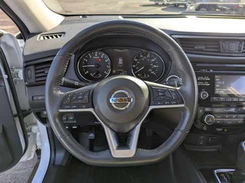 Used 2017 Nissan Rogue SV image 13