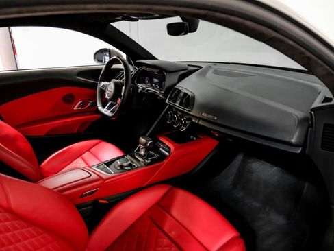 Used 2017 Audi R8 V10 image 10