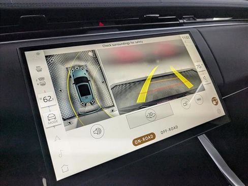 New 2025 Land Rover Range Rover Sport SE image 17