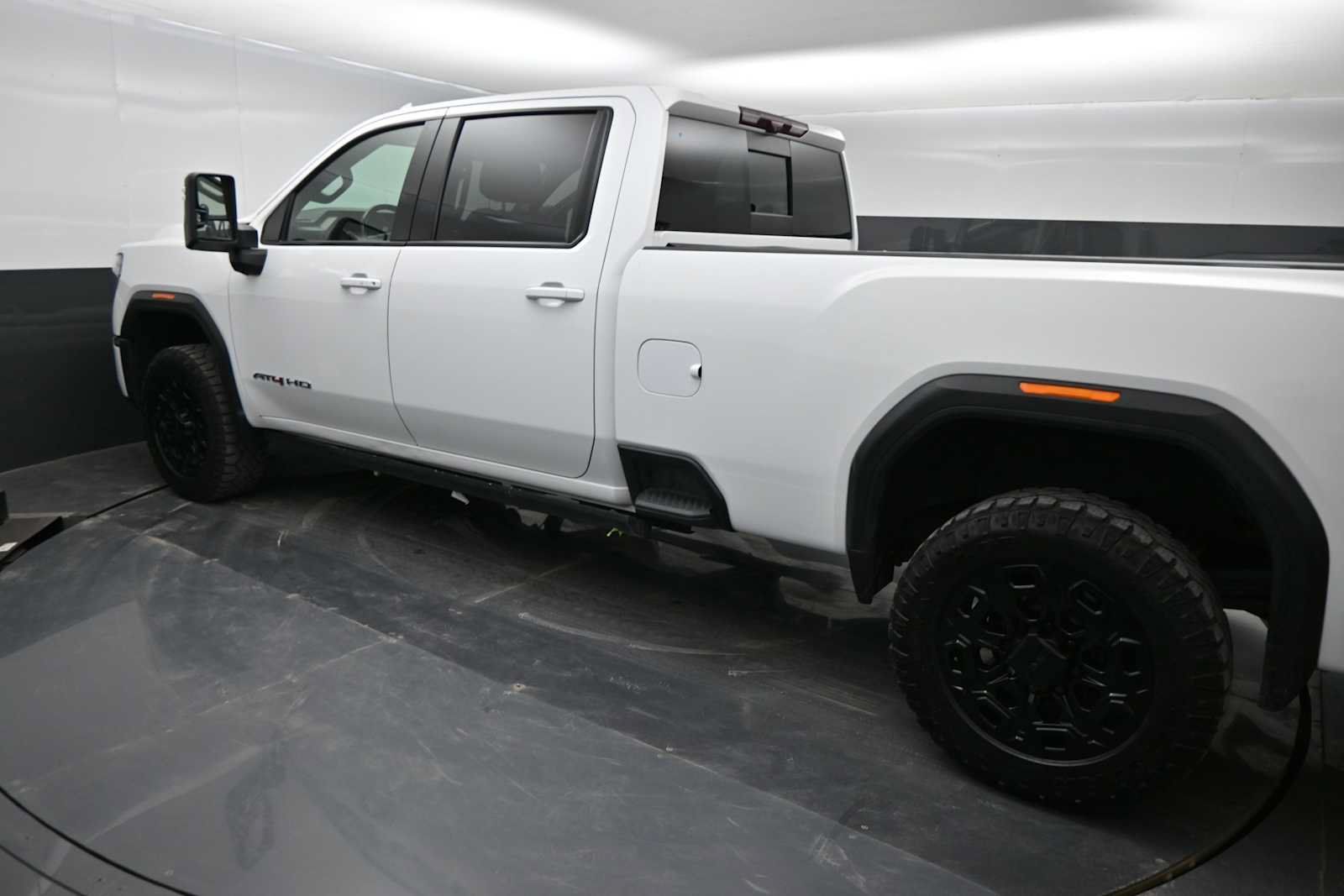 Used 2024 GMC Sierra 2500 AT4 w/ AT4 Premium Plus Package AWD/4WD image 48