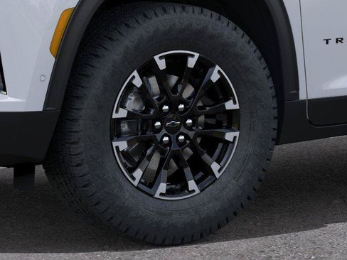 New 2026 Chevrolet Traverse Z71 w/ Enhanced Driving Package AWD/4WD image 9