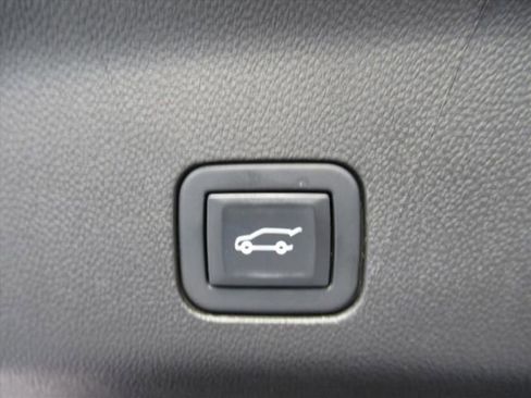 Used 2022 Cadillac Escalade ESV Sport w/ Touring Package image 34