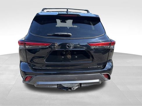 Used 2022 Toyota Highlander Limited image 7
