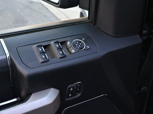 Used 2019 Ford F150 Lariat w/ Equipment Group 502A Luxury RWD image 20