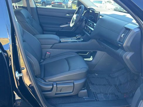 New 2026 Nissan Pathfinder SL FWD image 14