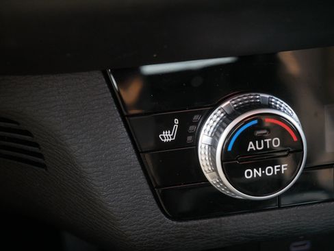 Used 2022 Mitsubishi Outlander SE AWD/4WD image 27