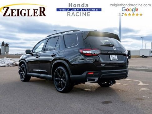 Used 2025 Honda Pilot Black Edition image 5