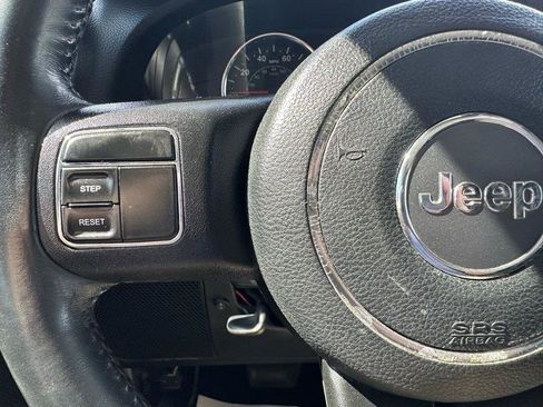 Used 2018 Jeep Wrangler Unlimited Sahara AWD/4WD image 14