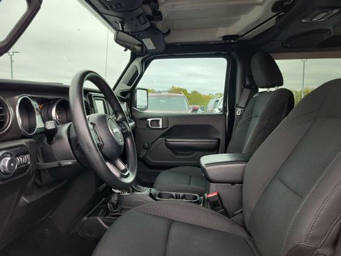 Used 2020 Jeep Wrangler Sport image 16