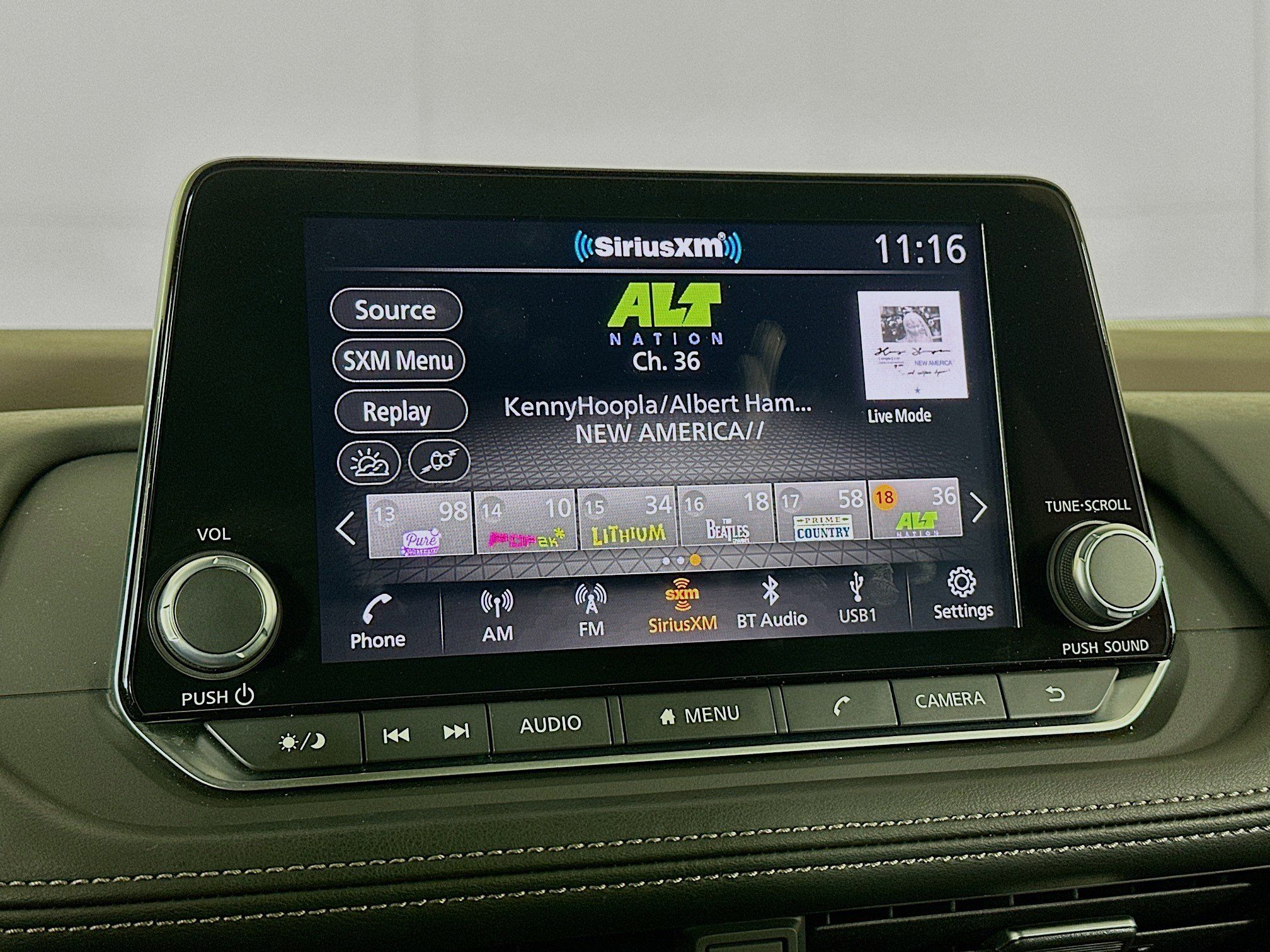 Used 2023 Nissan Rogue SV FWD image 21