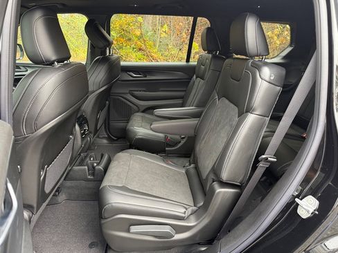 New 2025 Jeep Grand Cherokee L Altitude image 15