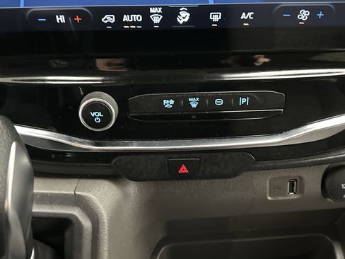 Used 2023 Ford Transit 350 XLT image 34