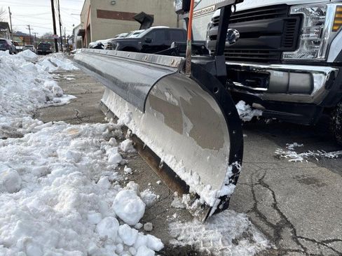 Used 2019 Ford F550 4x4 Regular Cab Super Duty image 2