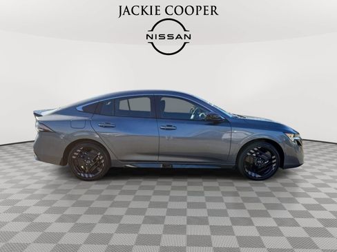 New 2026 Nissan Sentra SR w/ Floor Mat Package FWD image 6