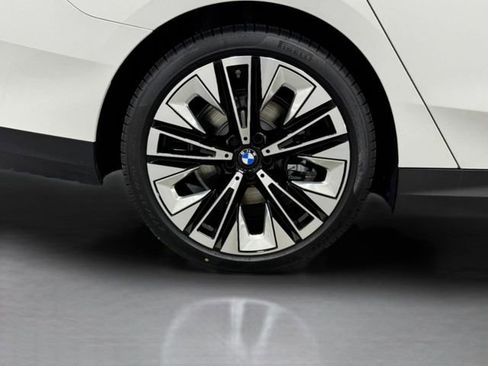 New 2026 BMW 530i xDrive w/ Premium Package AWD/4WD image 9