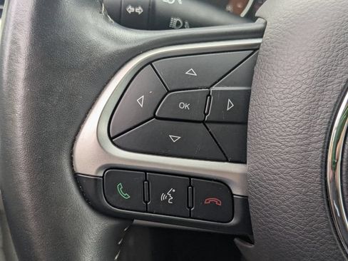 Used 2018 Jeep Compass Latitude w/ Popular Equipment Group FWD image 11