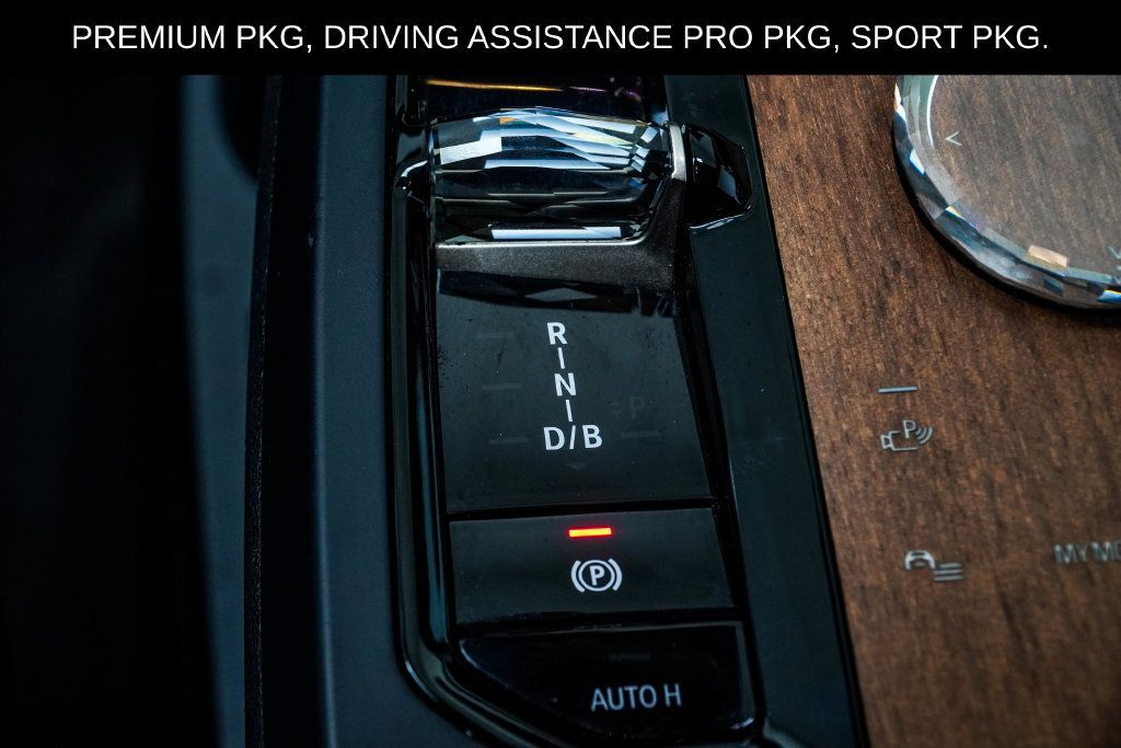 Used 2024 BMW iX xDrive50 w/ Premium Package AWD/4WD image 27