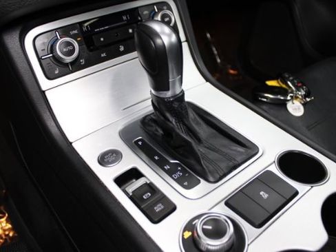 Used 2017 Volkswagen Touareg Wolfsburg Edition image 16