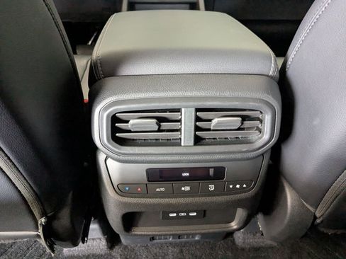 Used 2024 Honda Pilot EX-L image 16