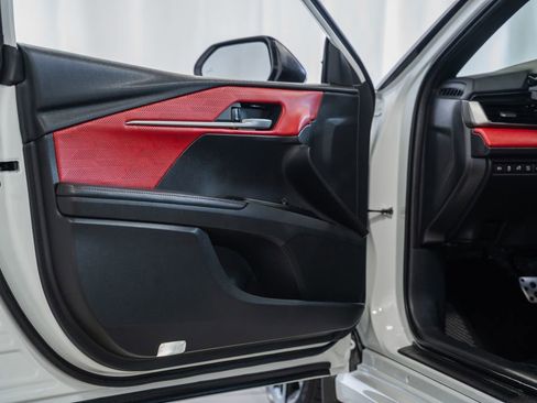 Used 2026 Toyota Camry XSE w/ Premium Plus Package image 37