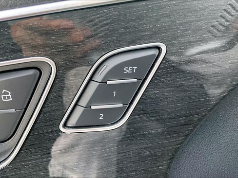 Used 2020 Audi Q8 Prestige AWD/4WD image 34