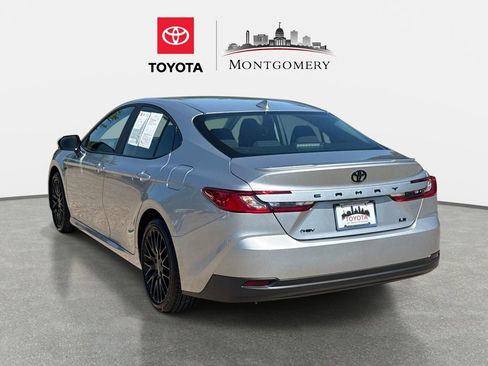 Used 2026 Toyota Camry LE w/ Convenience Package image 5