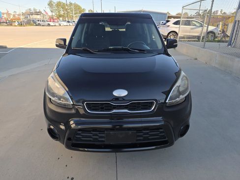 Used 2013 Kia Soul + image 4