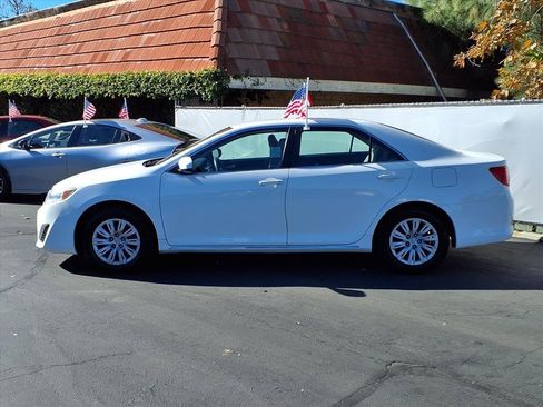 Used 2012 Toyota Camry LE image 3