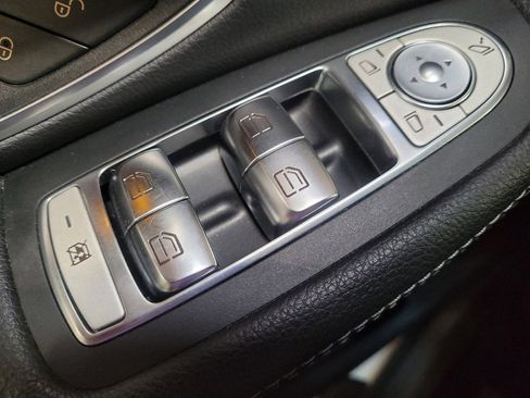Used 2019 Mercedes-Benz C 300 Sedan image 27