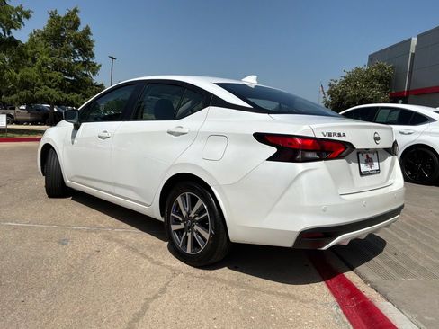 Used 2025 Nissan Versa SV FWD image 8
