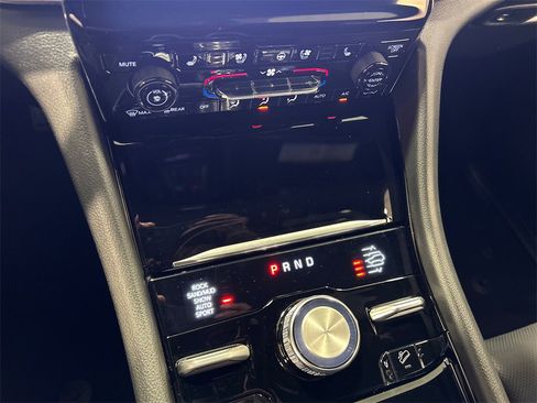 New 2025 Jeep Grand Cherokee Overland w/ Adv Protech Group III image 25