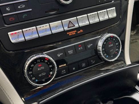 Used 2017 Mercedes-Benz SL 450 image 24