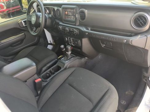 Used 2023 Jeep Wrangler Unlimited w/ Convenience Group AWD/4WD image 15