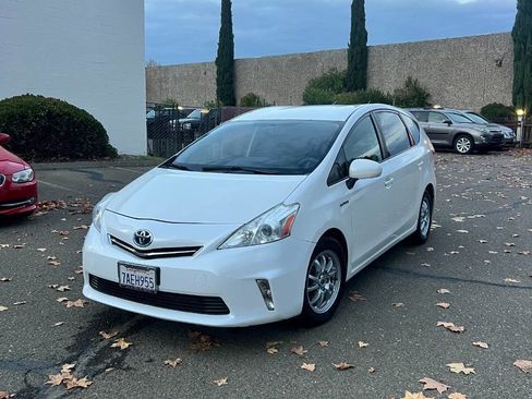 Used 2013 Toyota Prius V Two image 3