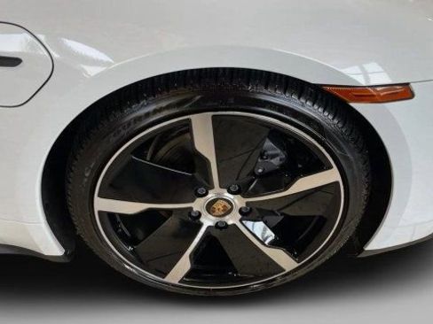 Used 2022 Porsche Taycan RWD image 6