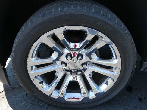 Used 2017 GMC Yukon SLT w/ Premium Edition AWD/4WD image 11