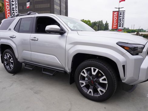 New 2026 Toyota 4Runner TRD Sport Premium AWD/4WD image 3