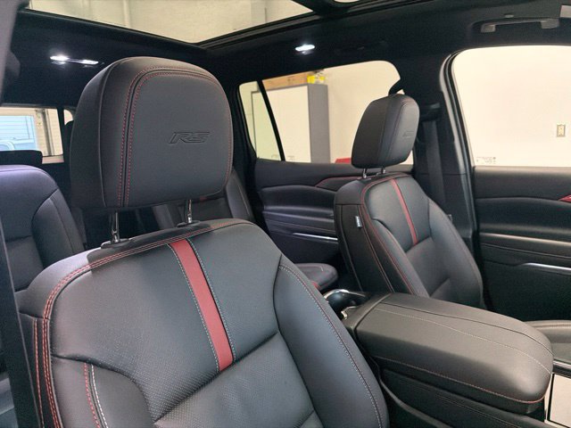 Used 2025 Chevrolet Traverse RS w/ LPO, Floor Liner Package AWD/4WD image 41