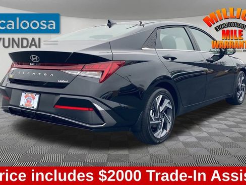 Used 2026 Hyundai Elantra Limited image 8
